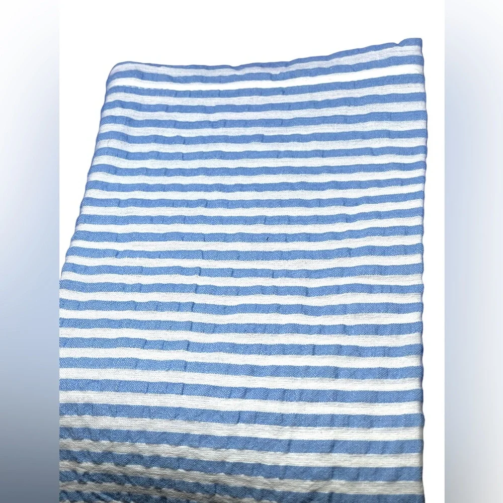 Crate & Barrel Seersucker napkins Blue (4 total)